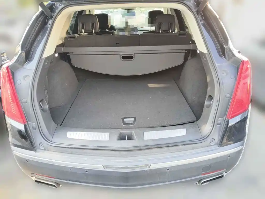 Photo 5 - Cadillac XT5