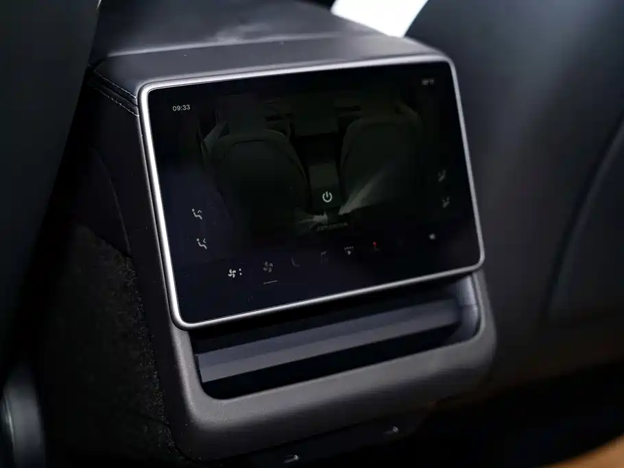 Tesla Model Y 2026 2025 Rear-Wheel Drive