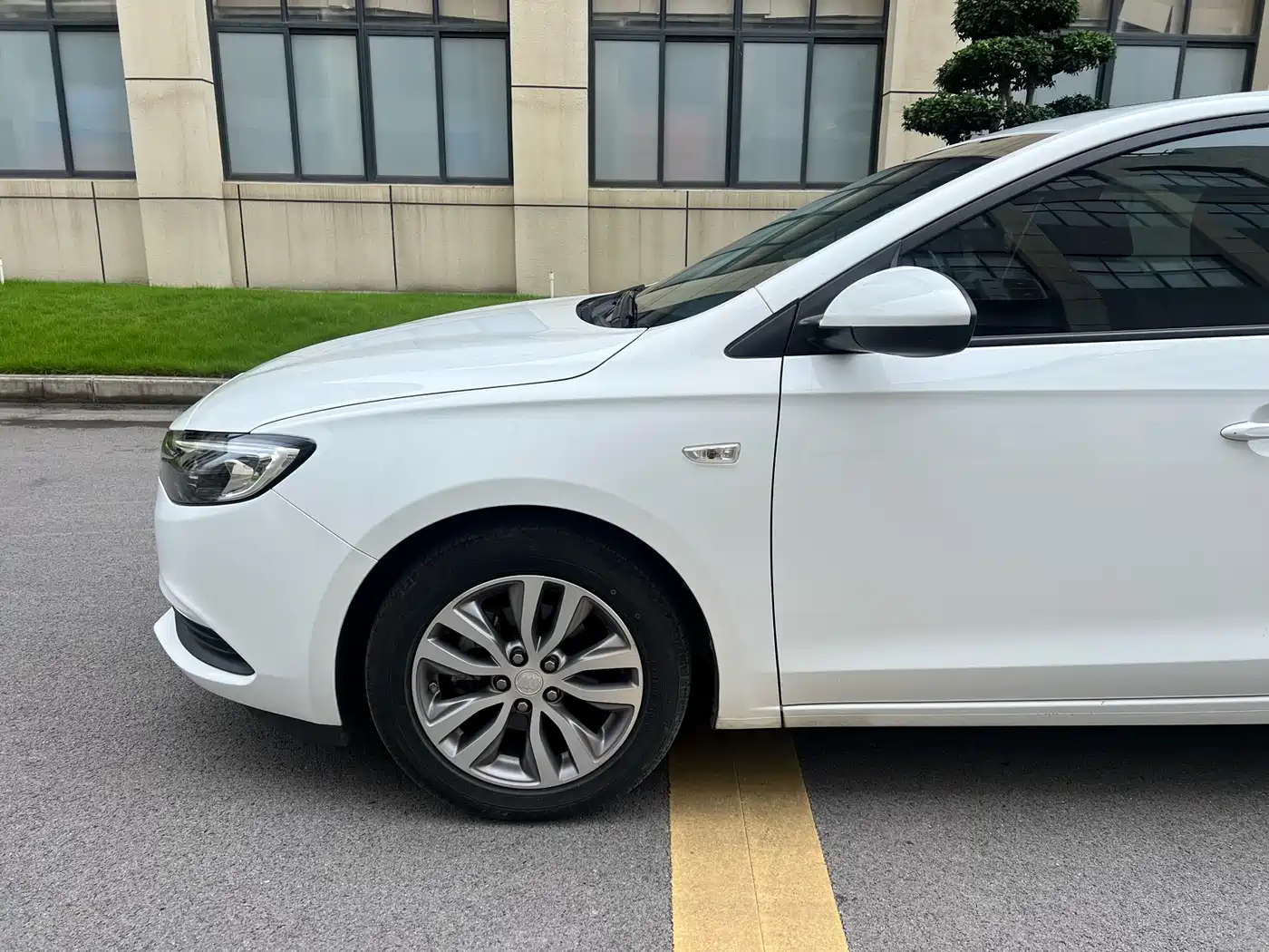 Buick Excelle 2021 Facelift 1.3T Auto Mild Hybrid Progressive фото 4