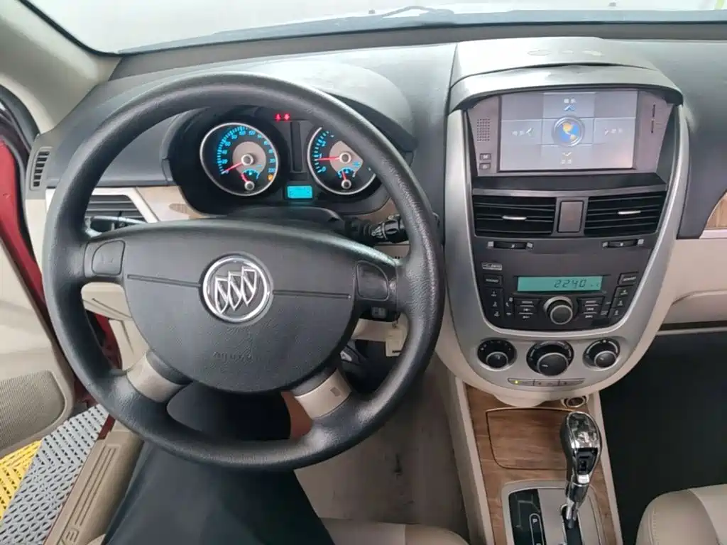 Фото 10 - Buick Excelle