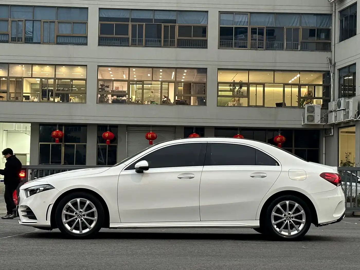 Mercedes-Benz A-Class 2020 A 200 L Sport Sedan фото 4