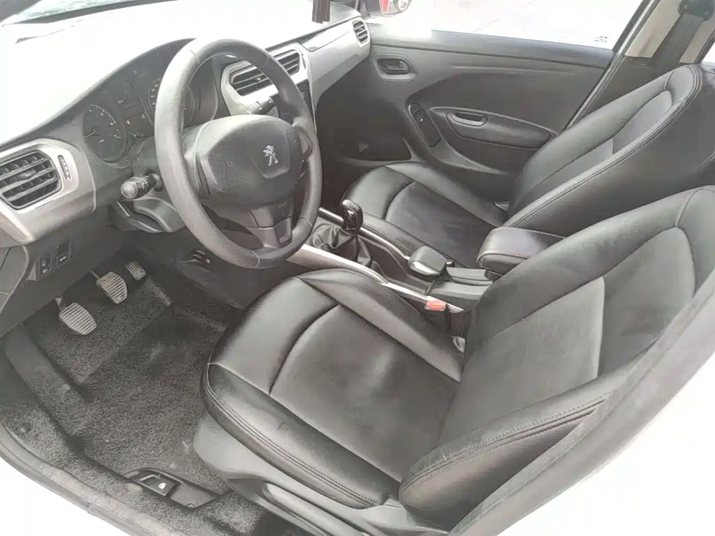 Peugeot 301 2018 1.6L Manual Comfort Edition фото 15