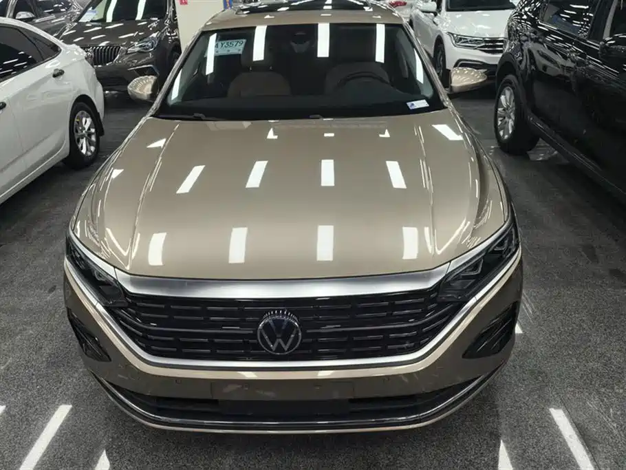 Volkswagen Passat 2022 380TSI Luxury Edition фото 2