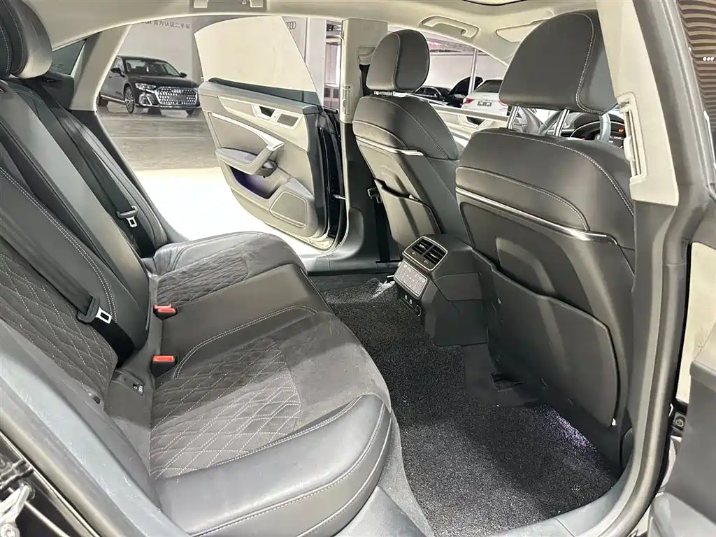 AUDI A7L