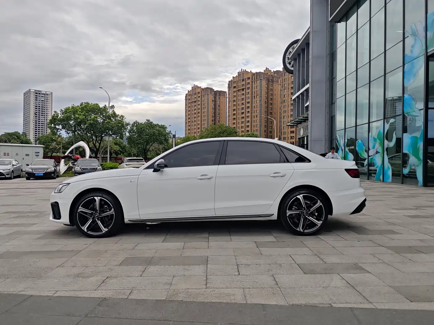 Фото 7 - Audi A4L