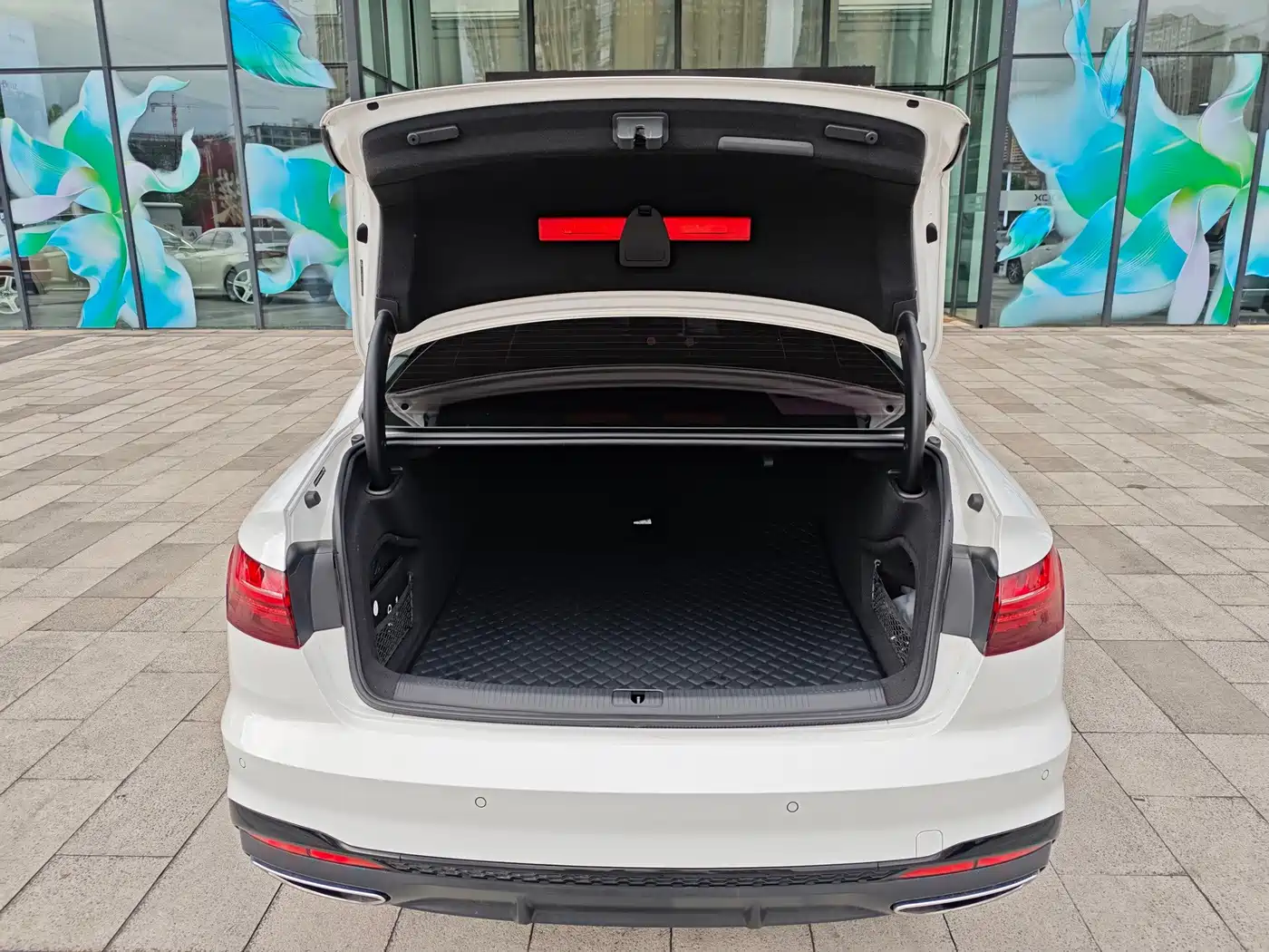 Фото 30 - Audi A4L
