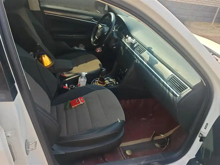 Volkswagen C-TREK 2017 1.6L Manual Comfort фото 8