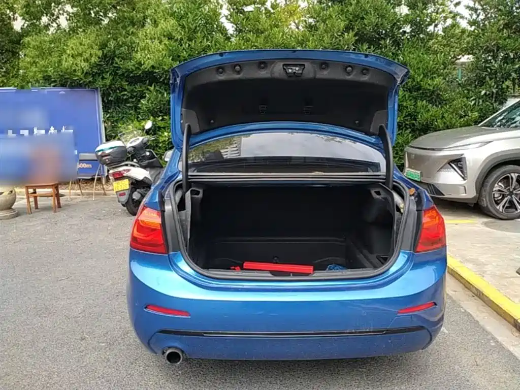 BMW 1 Series 2017 118i Sport фото 19