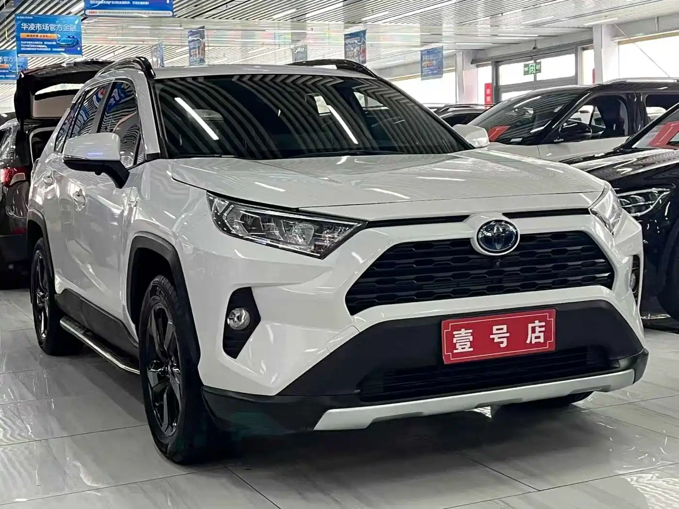 Toyota RAV4 Rongfang 2020 Hybrid 2.5L E-CVT 4WD Elite PLUS фото 3