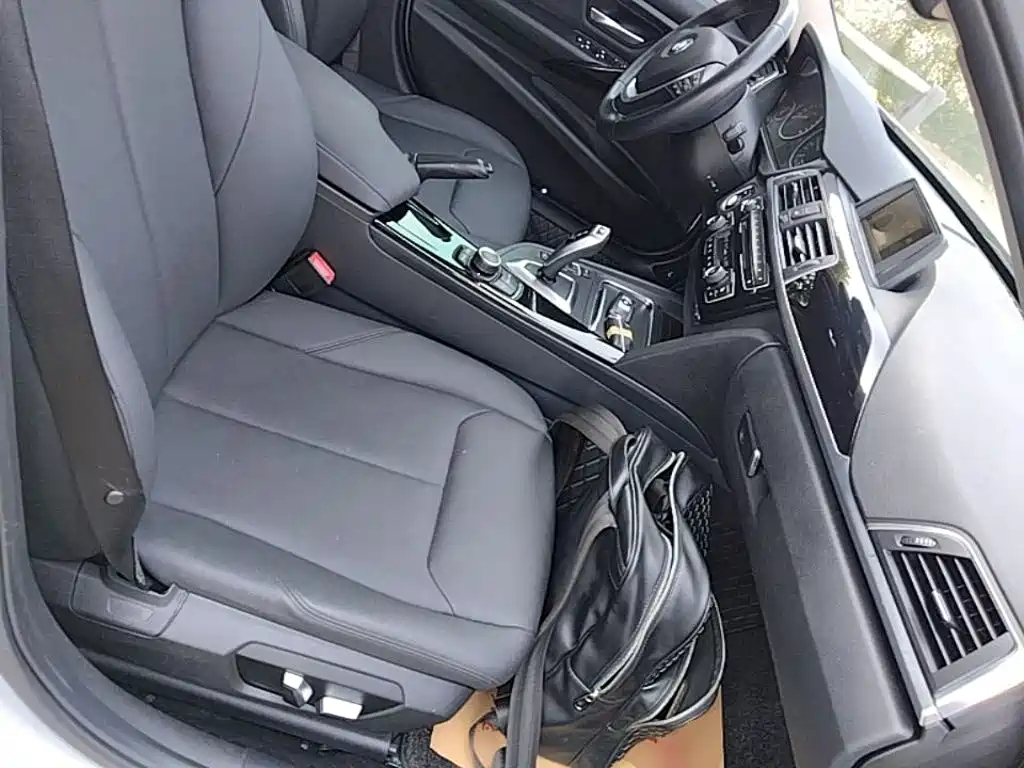 Фото 25 - BMW 3 Series