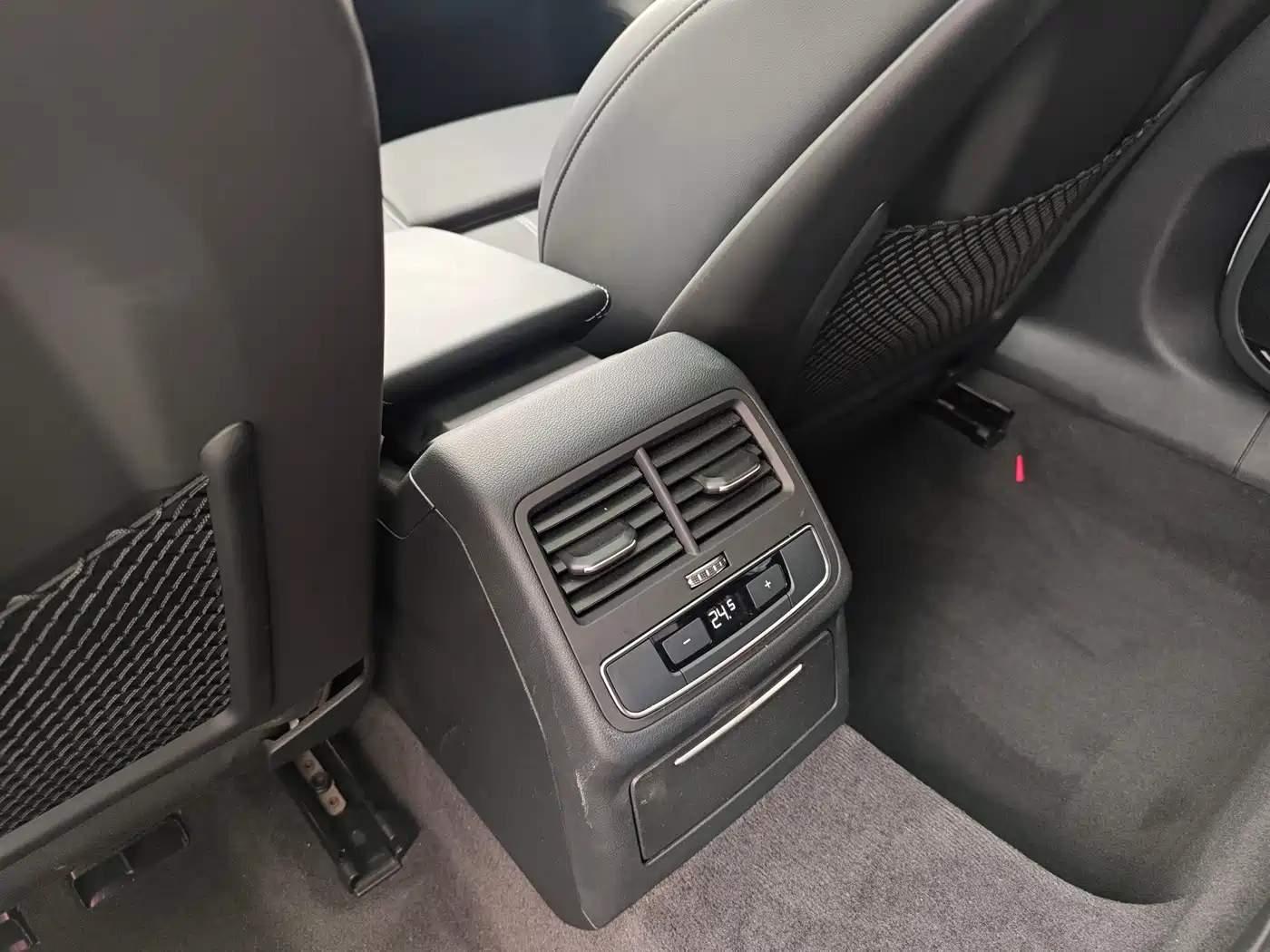 Фото 21 - Audi A4L