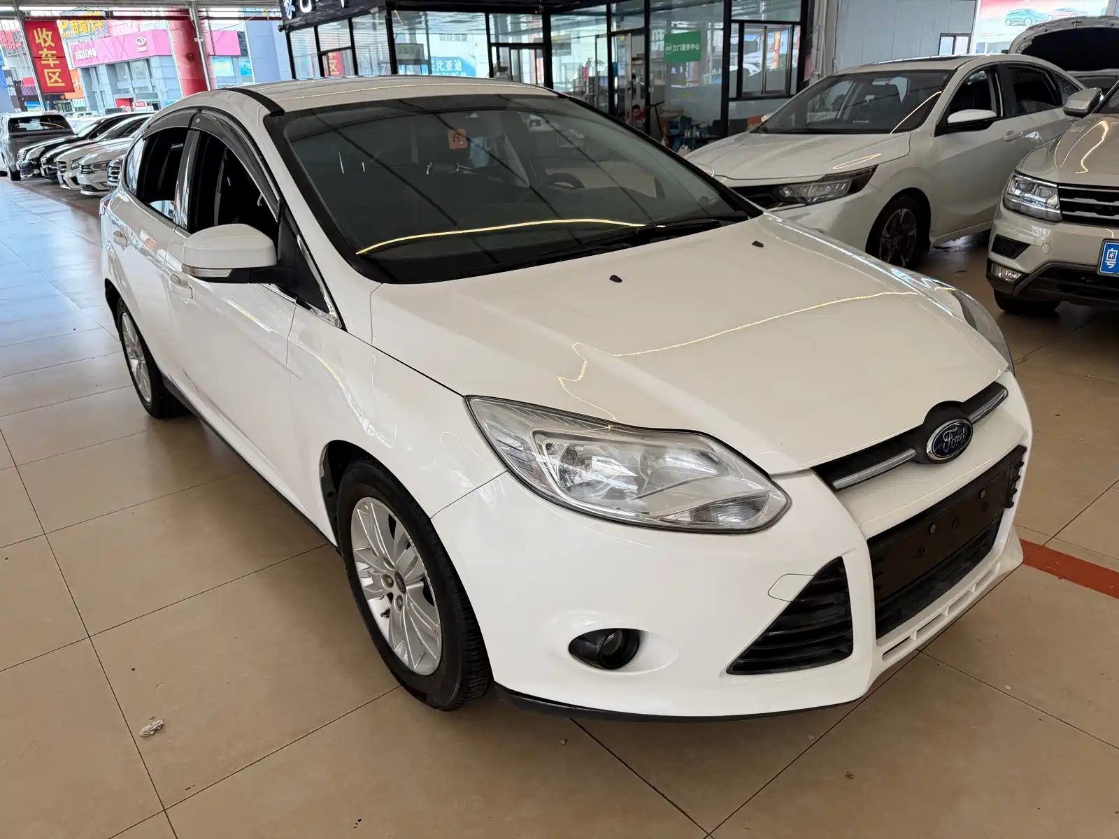 Фото 2 - Ford Focus