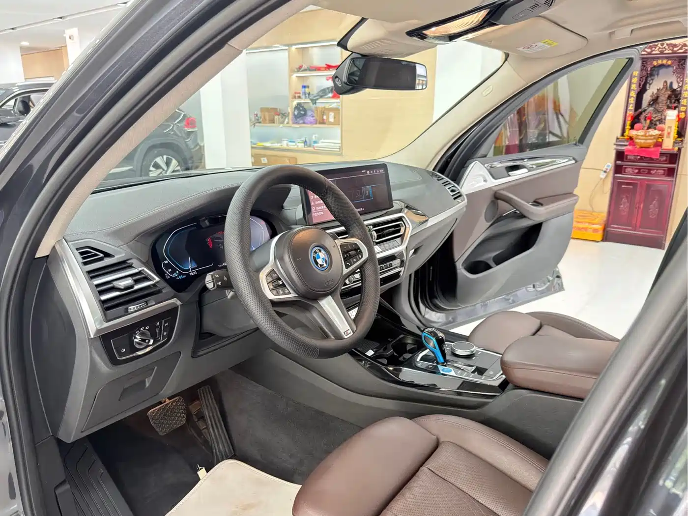 BMW iX3 2022 Leading Edition фото 4