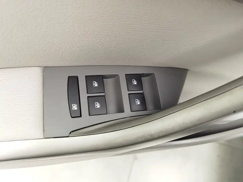 Photo 9 - Buick Excelle