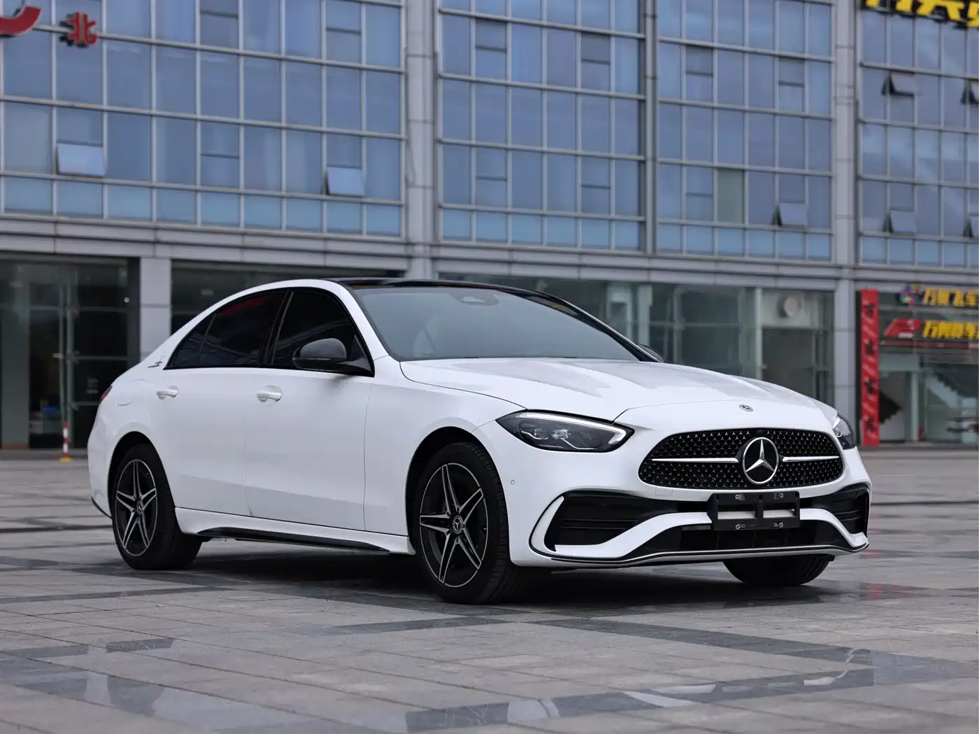 Mercedes-Benz C-Class 2023 Facelift C 260 L Night Sport Edition фото 3