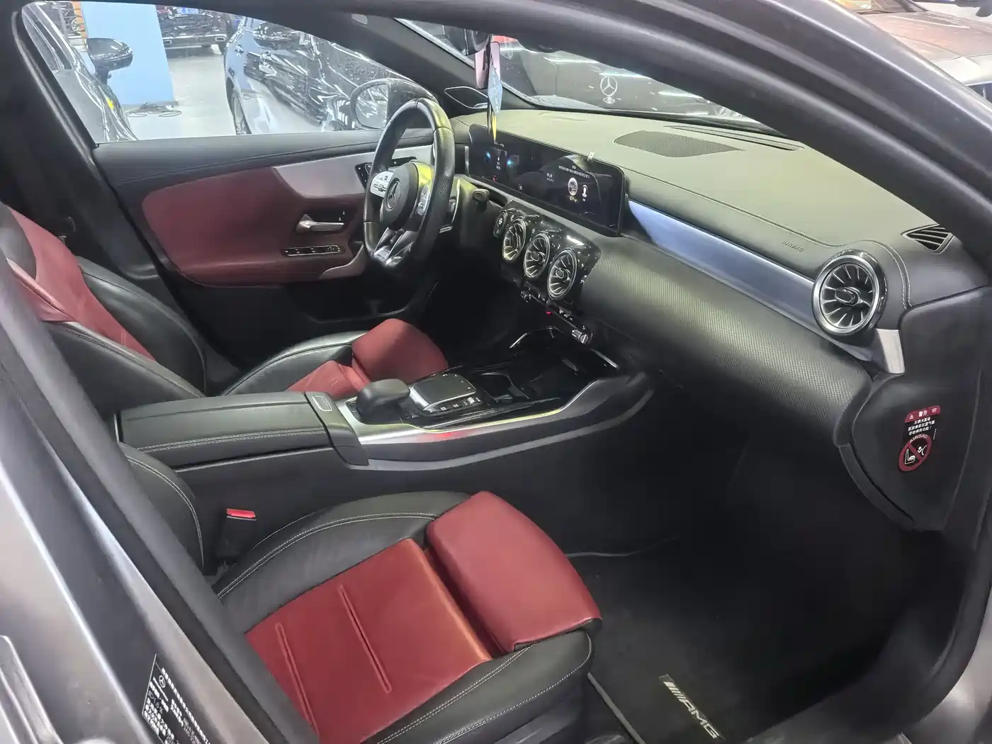 Mercedes-Benz A-Class AMG (Import) 2020 AMG A 35 4MATIC фото 13