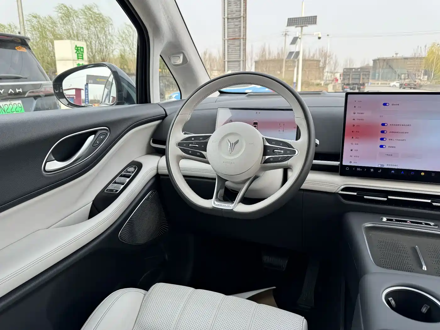 Voyah Auto Voyah Dreamer 2025 PHEV AWD Flagship Kunpeng Edition фото 15