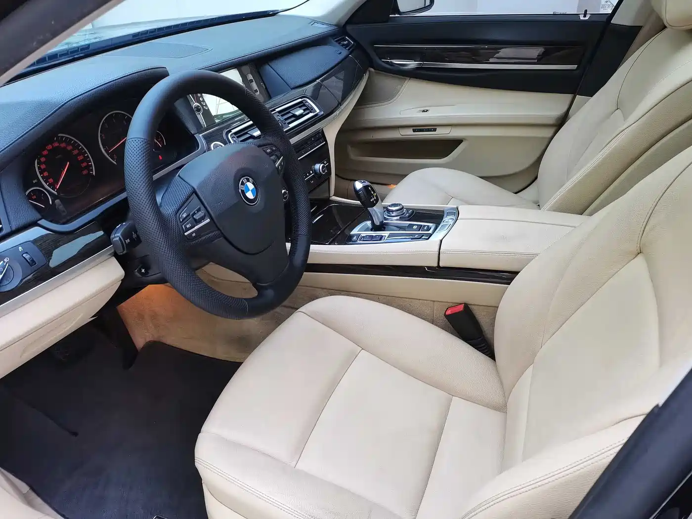 BMW 7 Series 2011 730Li Elegance фото 14