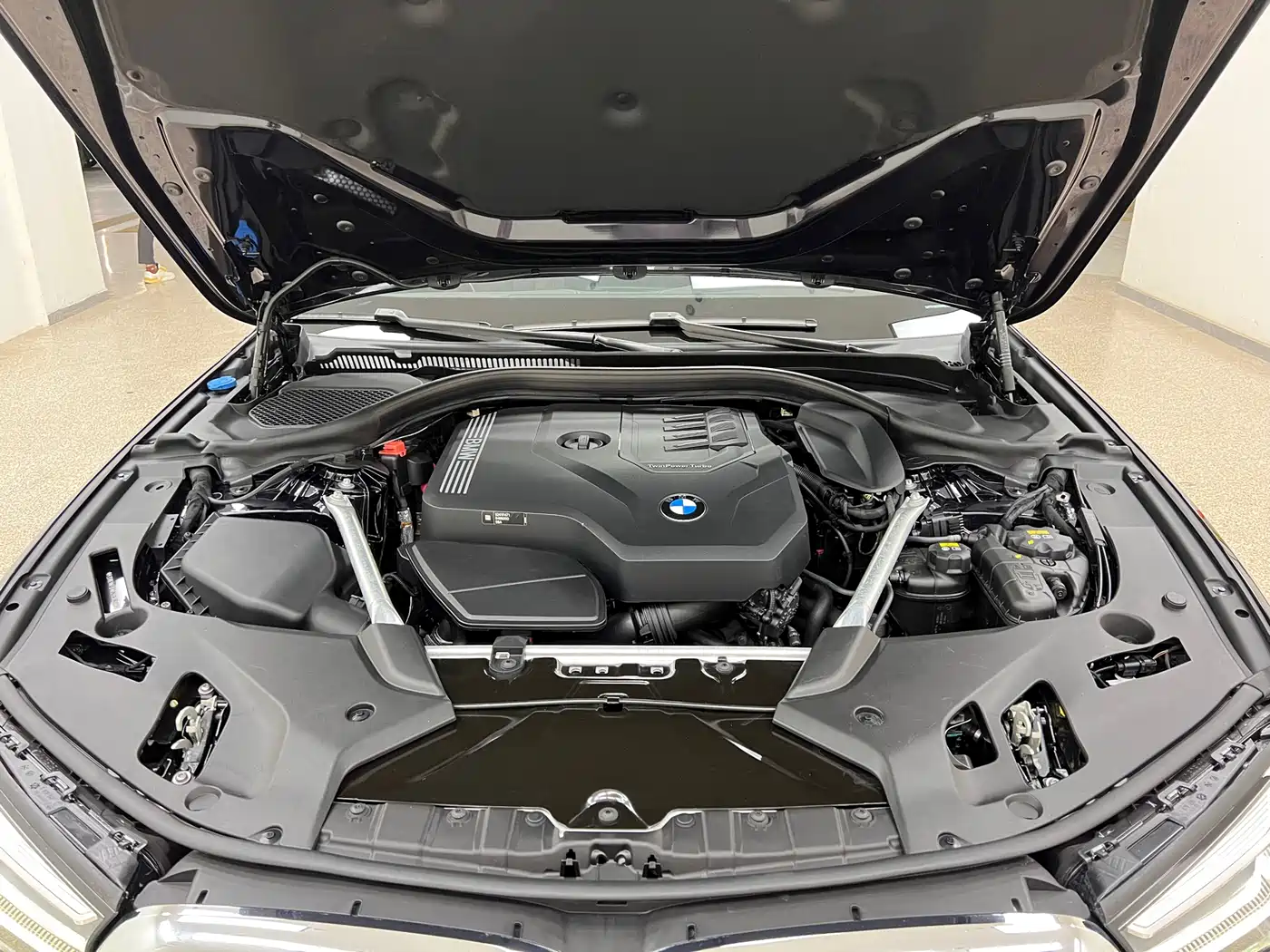 BMW 5 Series 2022 Facelift 530Li Leading M Sport Package фото 25
