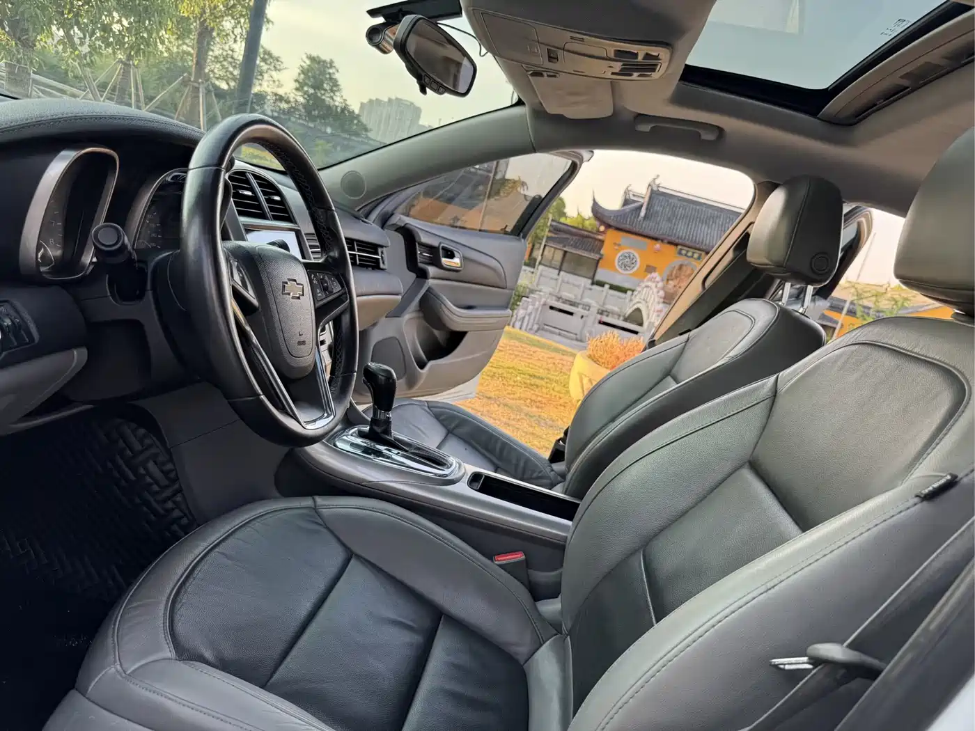 Chevrolet Malibu 2014 2.0L Automatic Luxury фото 6