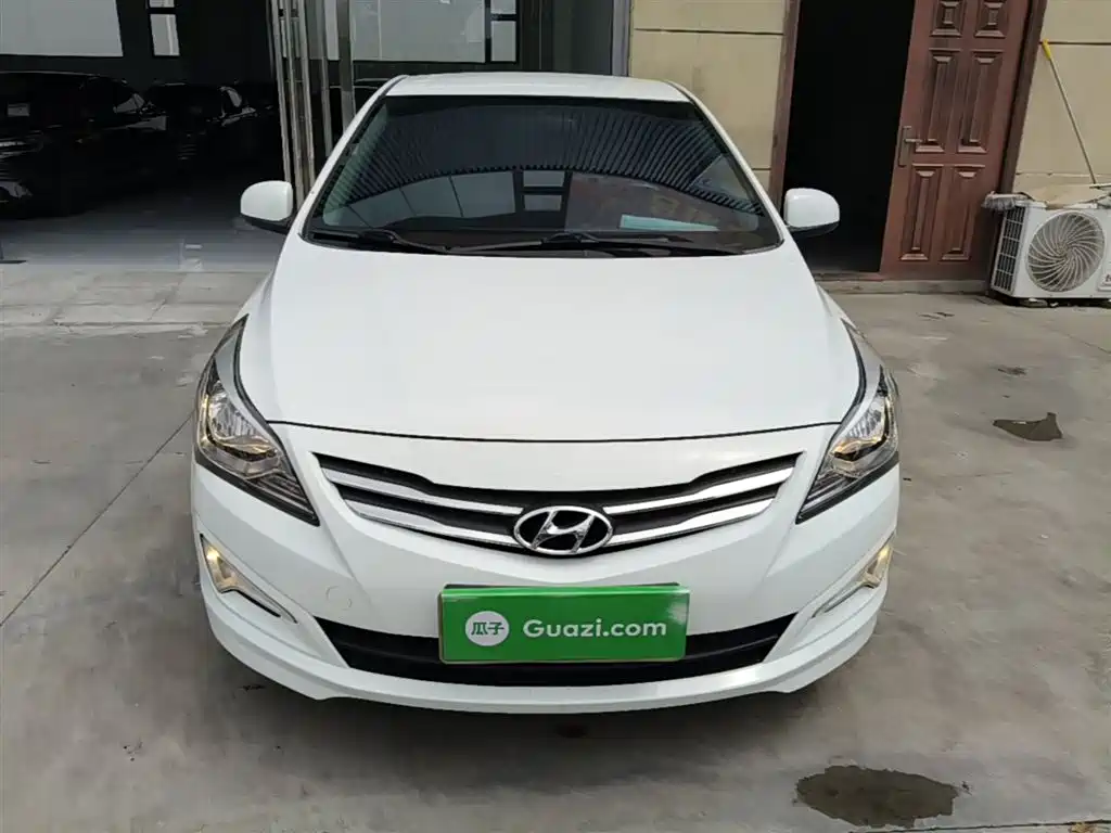 Hyundai Verna 2014 1.4L Automatic Smart GLS фото 3