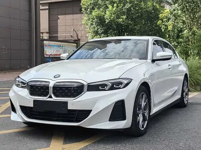 BMW i3 eDrive 35 L