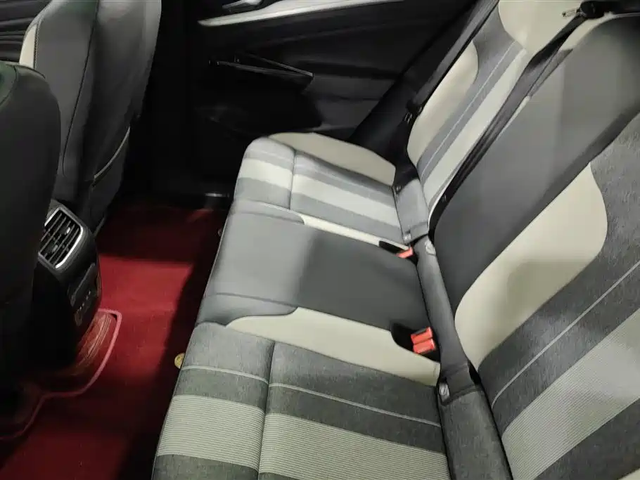 Volkswagen ID.4 CROZZ 2022 Standard Range PURE Edition фото 11