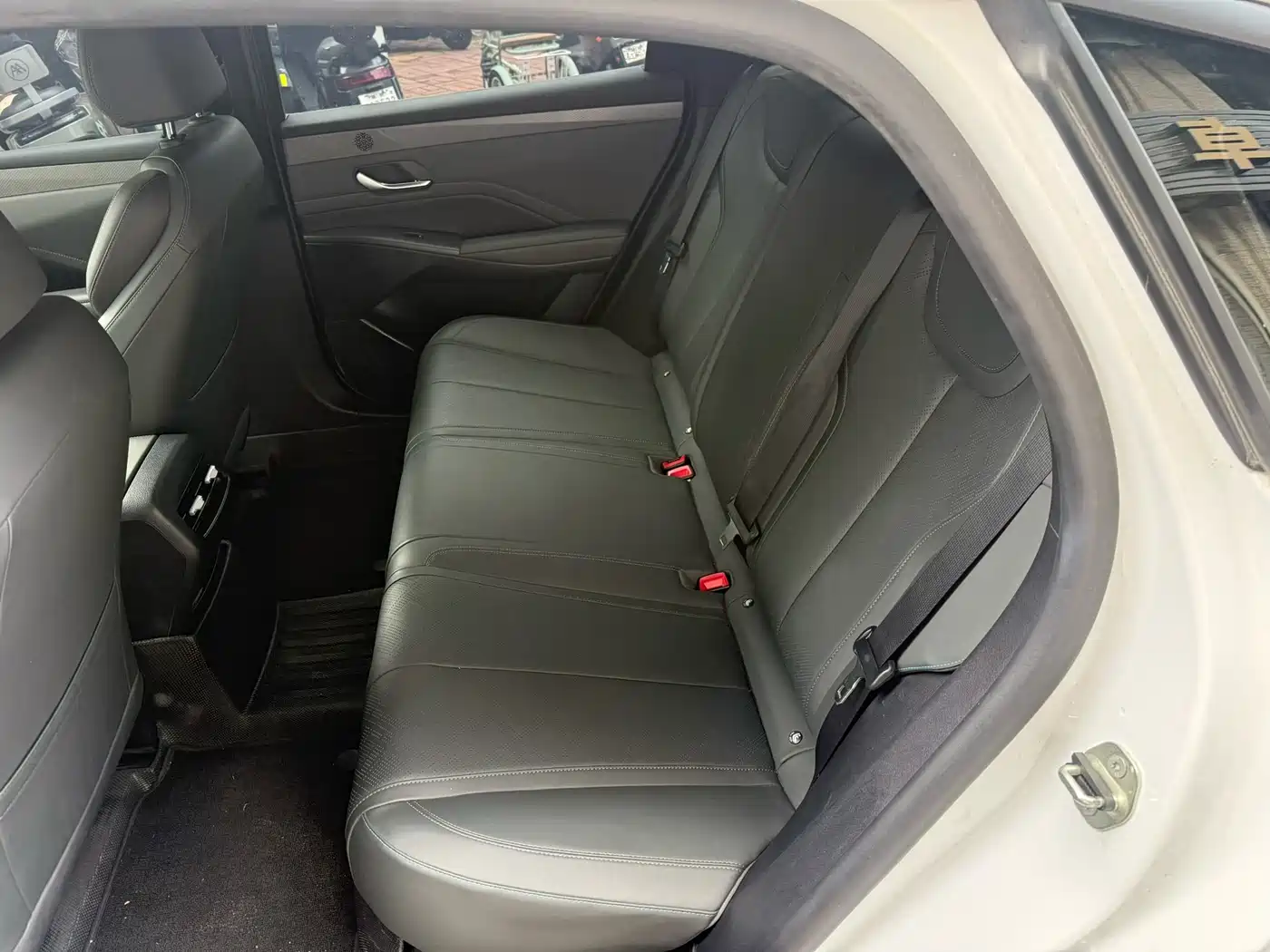 BYD Qin PLUS 2025 DM-i Smart Drive 55KM Leader фото 5