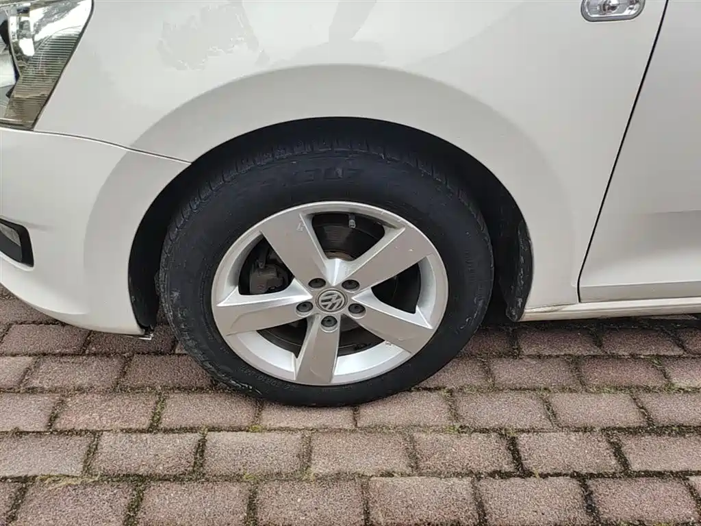 Volkswagen Santana 2015 1.6L Automatic Comfort Edition фото 23