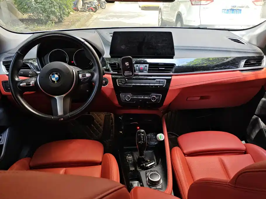 Photo 12 - BMW X2
