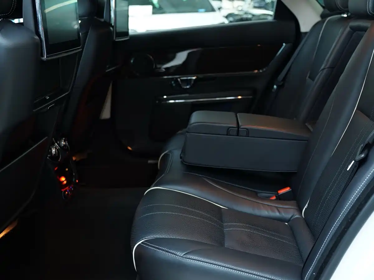 Jaguar XJ 2017 2016 XJL 3.0 SC 4WD Panorama Business Edition