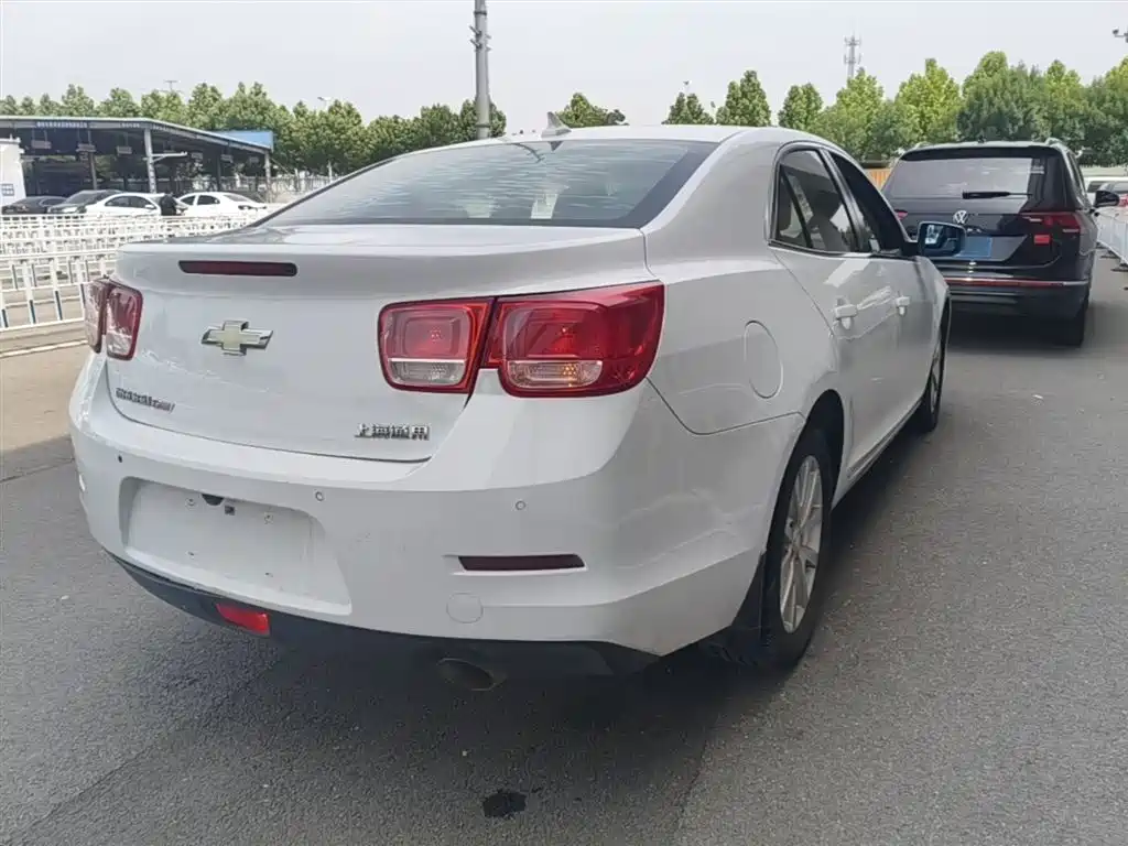 Chevrolet Malibu 2014 2.0L Automatic Luxury фото 7