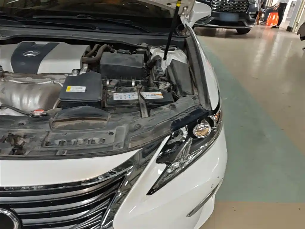 Lexus ES 2015 200 Elite Edition фото 22
