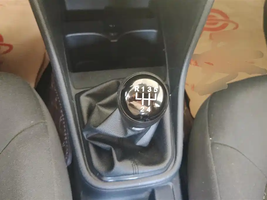 Volkswagen Santana 2016 1.6L Manual Trend Edition фото 16