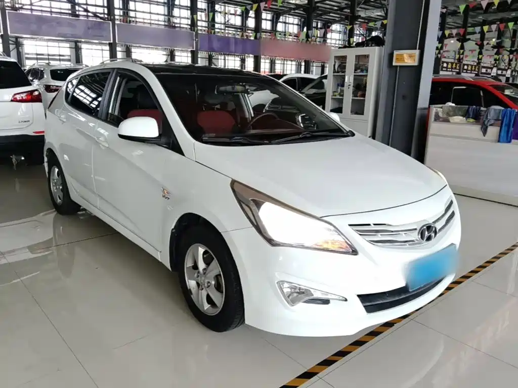 Hyundai Reina 2015 2014 Model 1.4L Automatic GLX