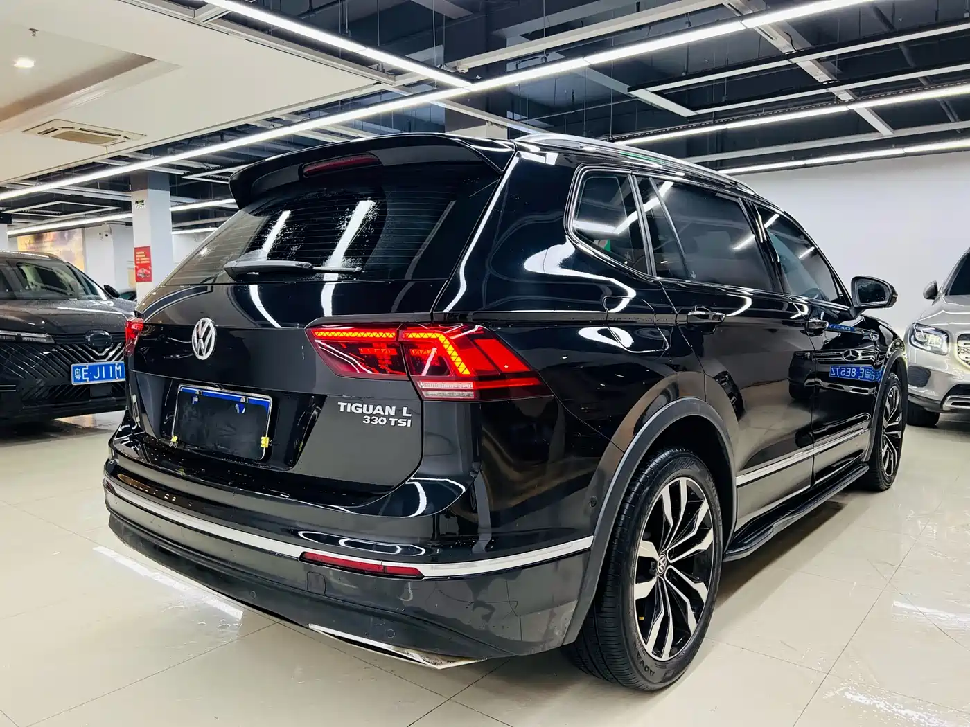 Volkswagen Tiguan L 2019 330TSI Automatic 2WD R-Line Flagship Edition China VI фото 18