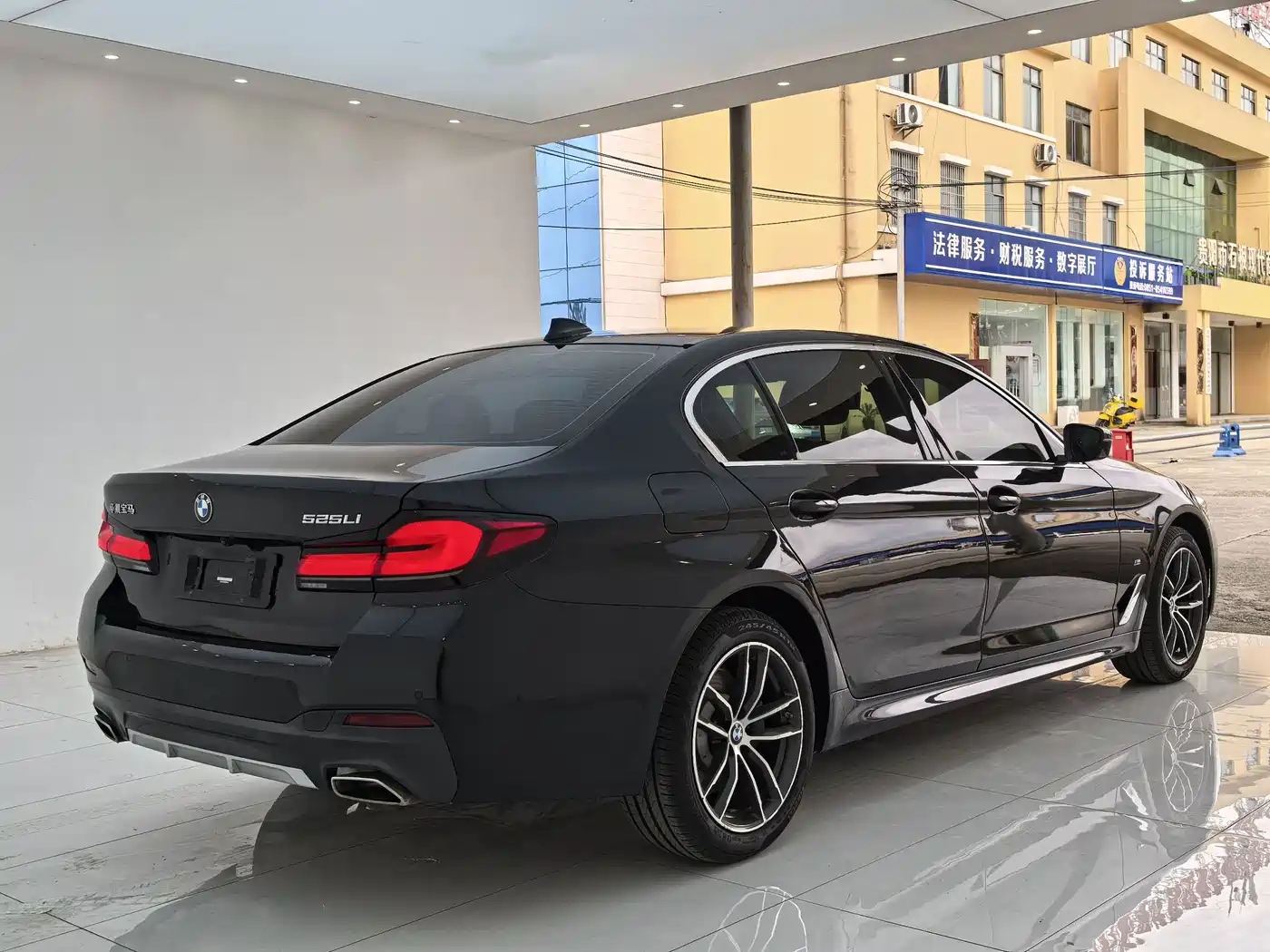 BMW 5 Series 2022 525Li M Sport Package фото 17