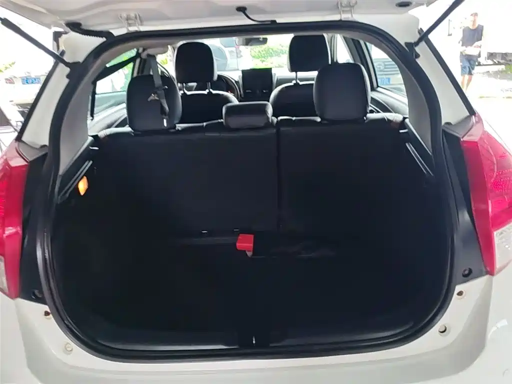 Toyota YARiS L Zhi Xuan 2015 1.5E Auto Charming Edition фото 19