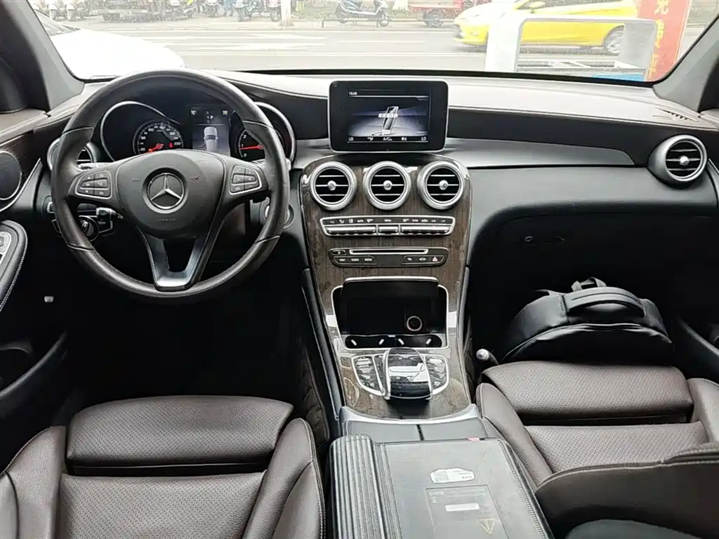 Mercedes-Benz GLC 2018 GLC 260 4MATIC Luxury фото 10