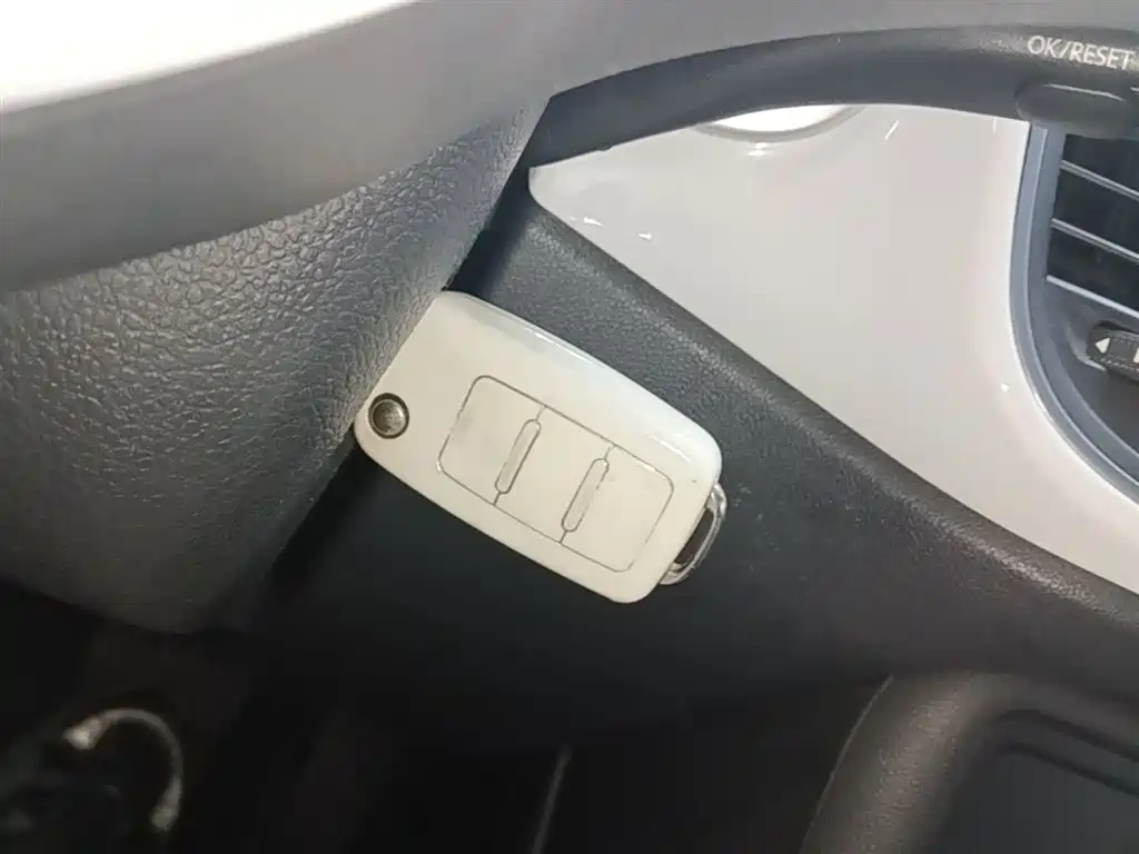 Volkswagen Beetle 2015 180TSI фото 9