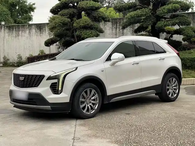 Cadillac XT4 28T, Люкс, моноприводный
