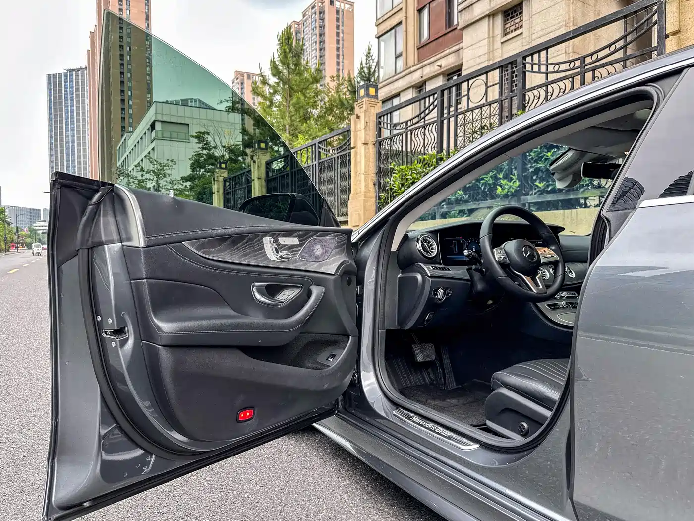 Mercedes-Benz CLS 2018 CLS 300 Luxury фото 13