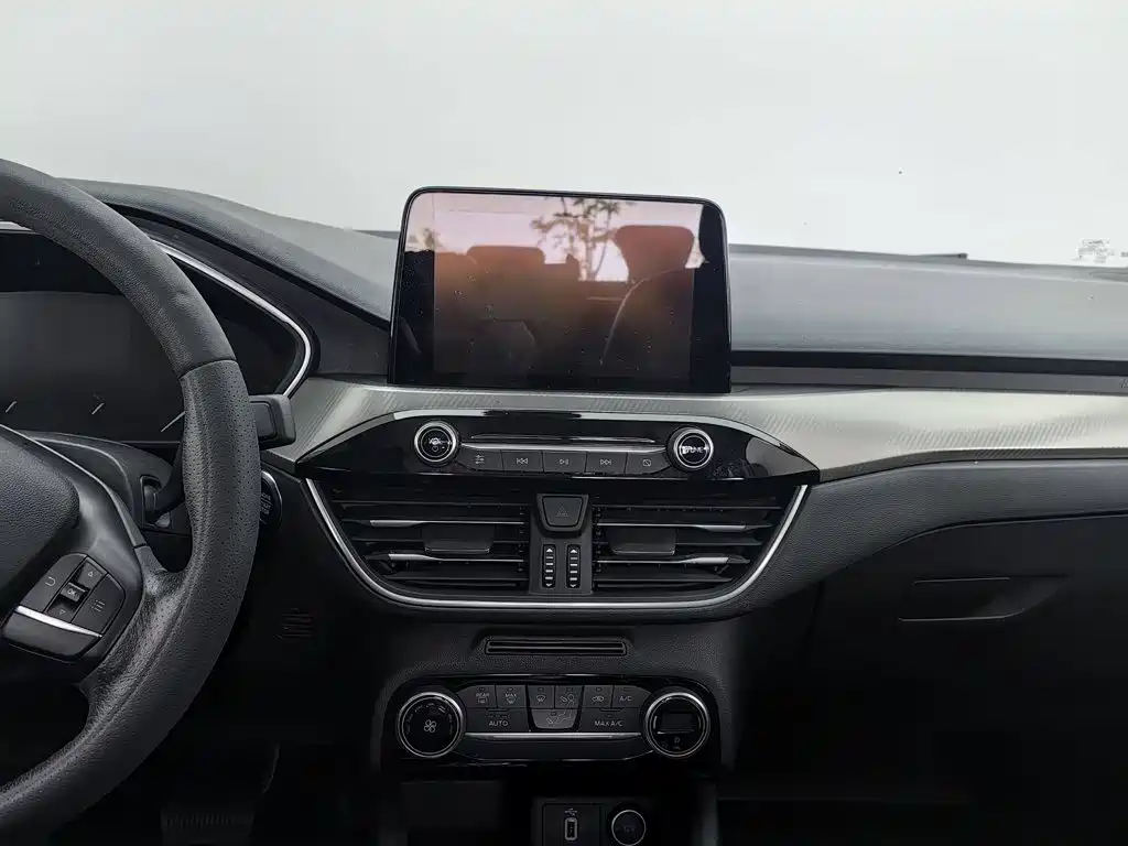Ford Focus 2019 2020 Sedan EcoBoost 180 Automatic Sharp Trend Type