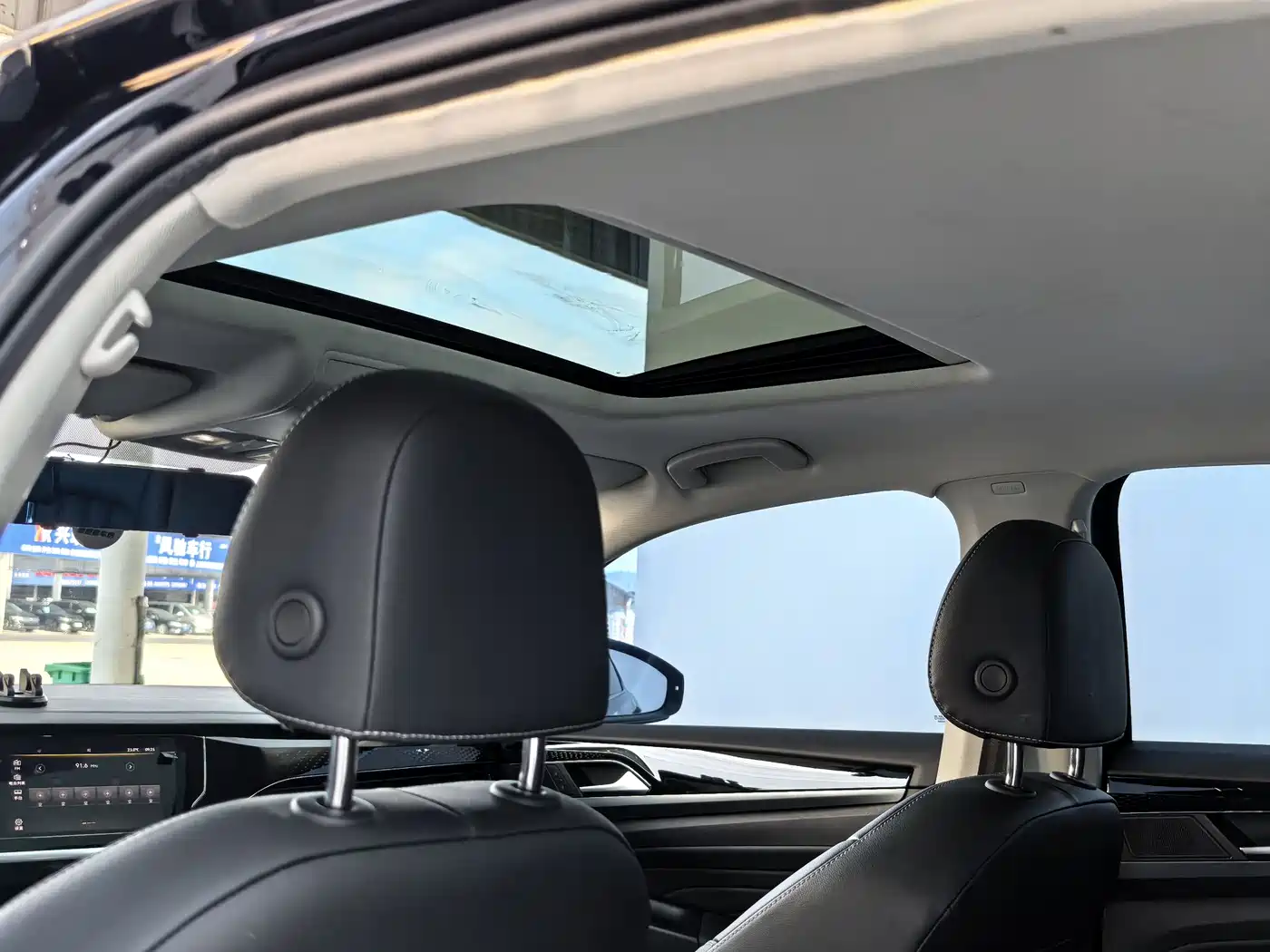 Volkswagen Passat 2023 280TSI Business Edition фото 9