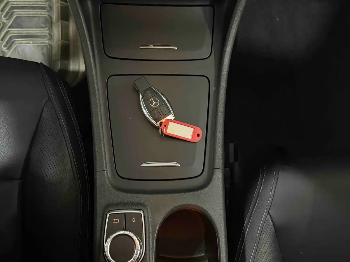 Фото 16 - Mercedes-Benz GLA