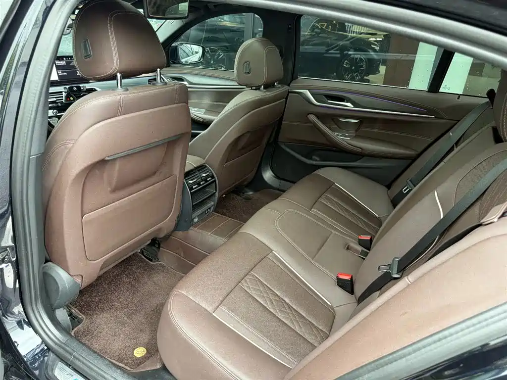 BMW 5 Series 2022 Facelift 530Li Leading M Sport Package фото 10