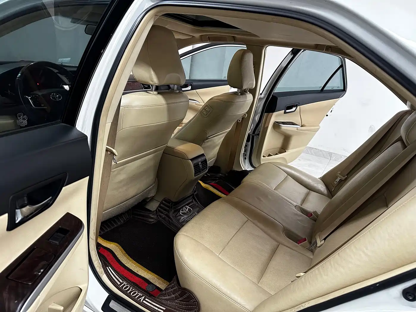 Фото 9 - Toyota Camry