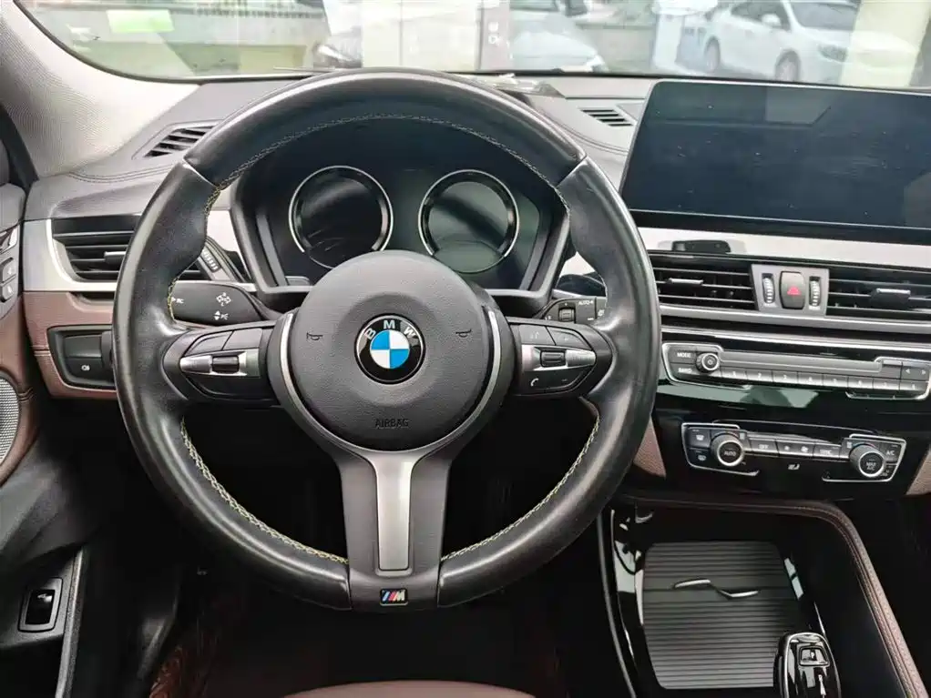 BMW X2 2023 sDrive25i M Sport Shadow Edition фото 10