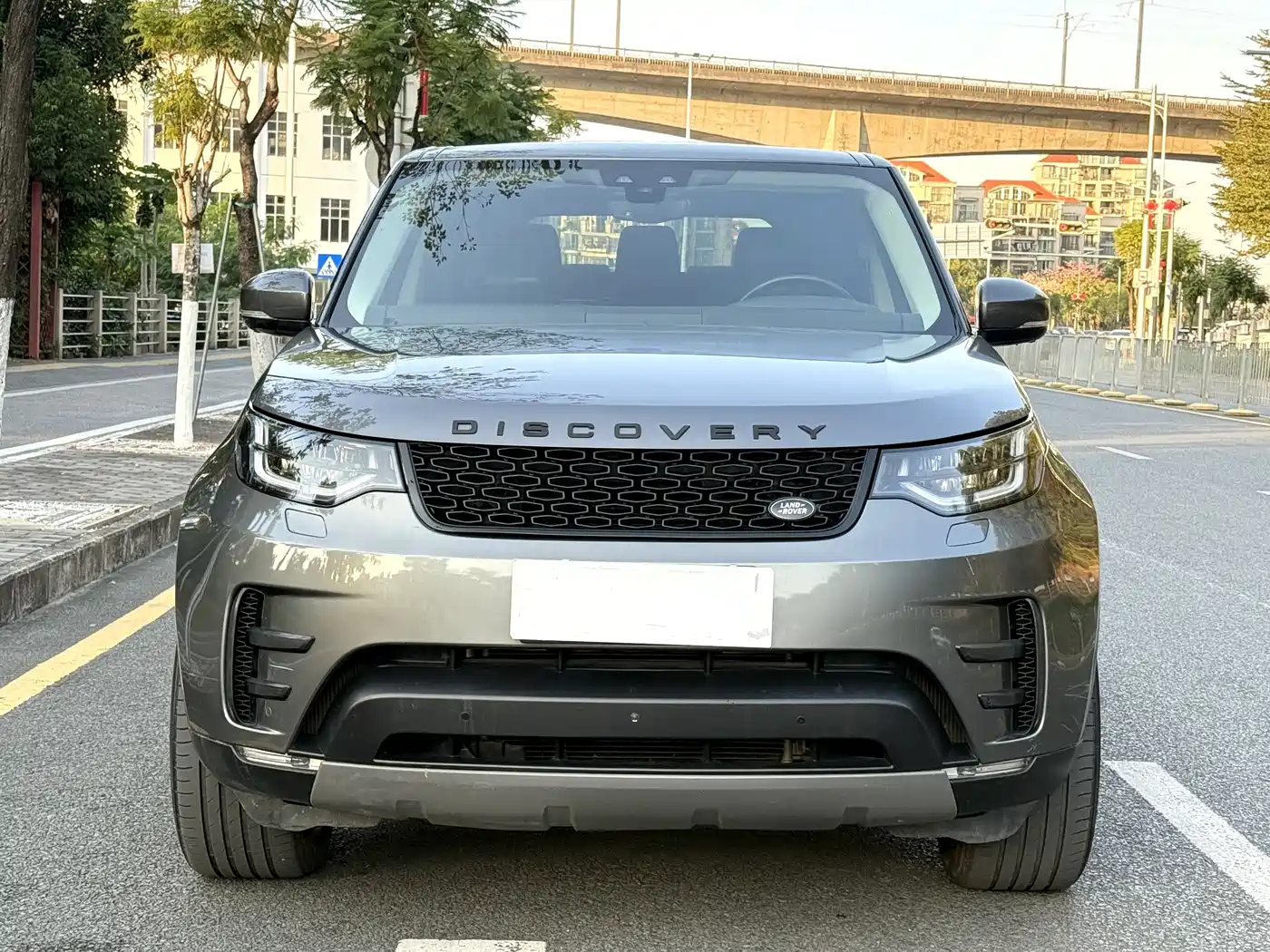 Land Rover Discovery 2017 3.0 SC V6 SE фото 2