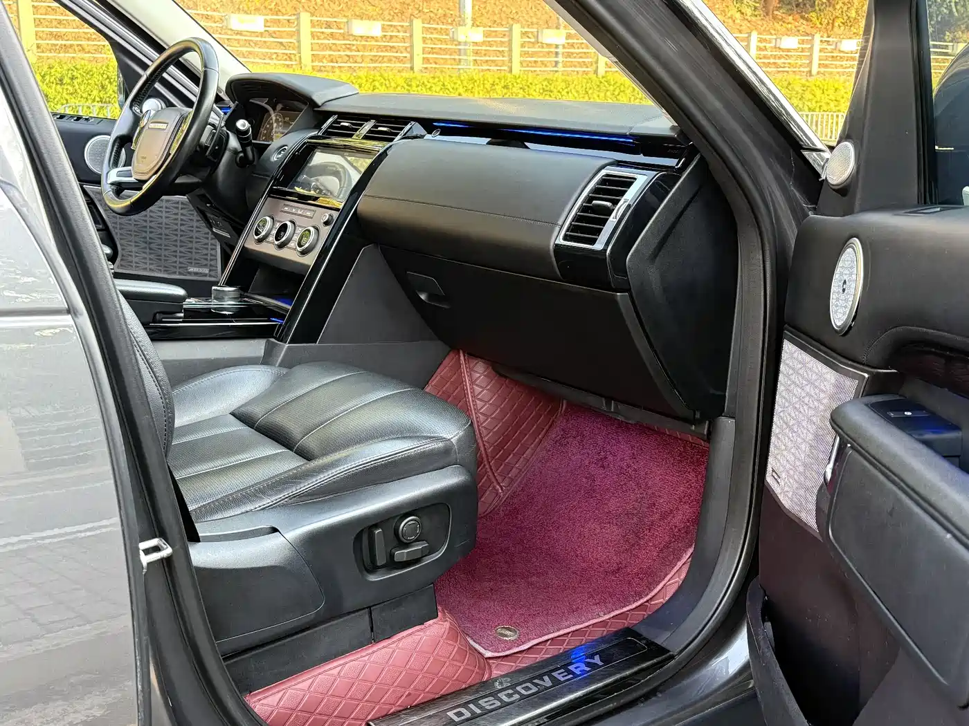 Land Rover Discovery 2017 3.0 SC V6 SE фото 11